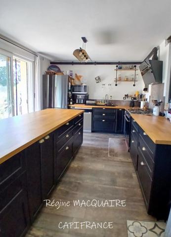 À vendre – Pavillon 6 pièces, 151 m², 4 chambres dont 1 au Rdc, terrain 2 500 m² – Luminosité, rénovation, confort à Vire Normandie (14).