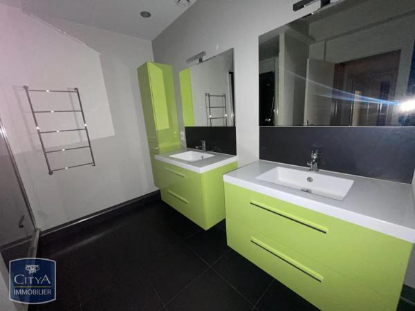 Appartement à louer 3 pièces 114.05m²