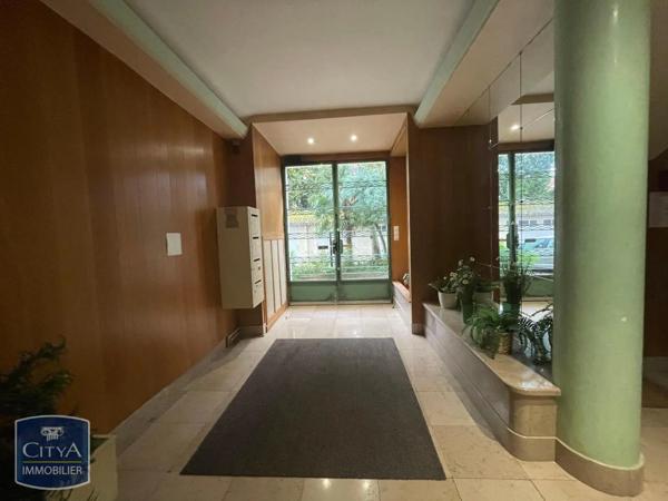 Appartement à louer 3 pièces 114.05m²