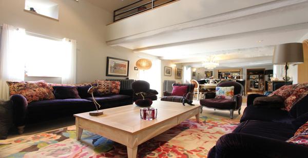 LE CHARME & LE CARACTÈRE D'UNE CHAUMIÈRE AVEC DÉPENDANCES, AUX PRESTATIONS HAUT DE GAMME, À 10 MINUTES DE QUIMPER. - L'agence Immobilier & Associés