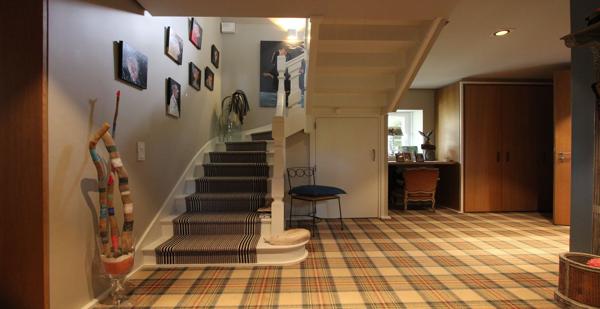 LE CHARME & LE CARACTÈRE D'UNE CHAUMIÈRE AVEC DÉPENDANCES, AUX PRESTATIONS HAUT DE GAMME, À 10 MINUTES DE QUIMPER. - L'agence Immobilier & Associés