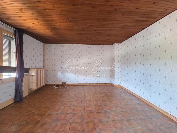 Maison sur sous sol 7 pièces 175 m²