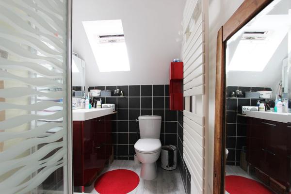 AU PIED DU THÉÂTRE DE CORNOUAILLE, UN COSY DUPLEX & SA TERRASSE. -