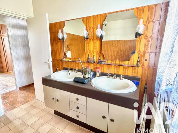 Maison à vendre 6 pièces 111 m² Villeneuve-le-Roi