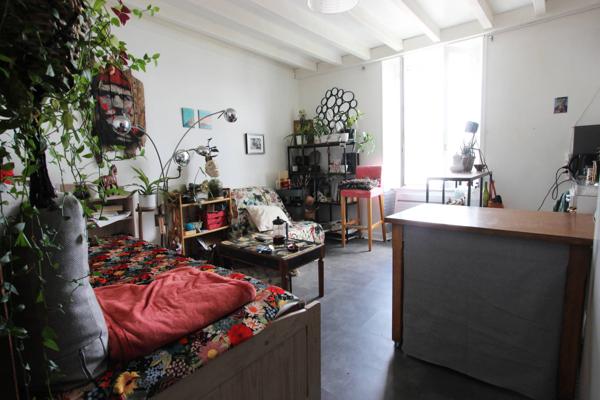 UN APPARTEMENT DE TYPE 2, À PROXIMITÉ DU CENTRE-VILLE. -