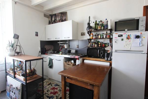 UN APPARTEMENT DE TYPE 2, À PROXIMITÉ DU CENTRE-VILLE. -