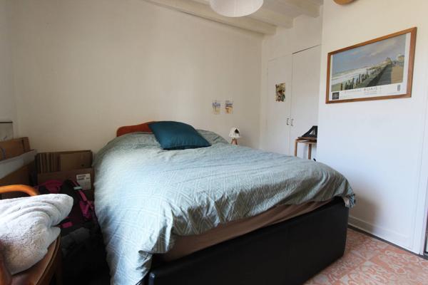 UN APPARTEMENT DE TYPE 2, À PROXIMITÉ DU CENTRE-VILLE. -
