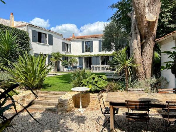 Maison à vendre 895 000 € Nieul-sur-Mer 7 p 200 m² DPE B