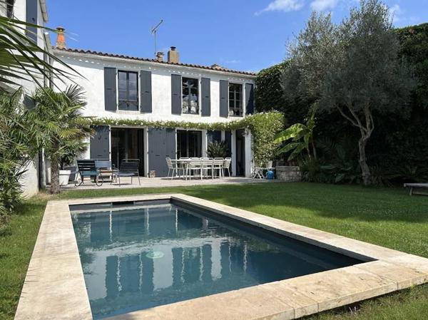 Maison à vendre 895 000 € Nieul-sur-Mer 7 p 200 m² DPE B