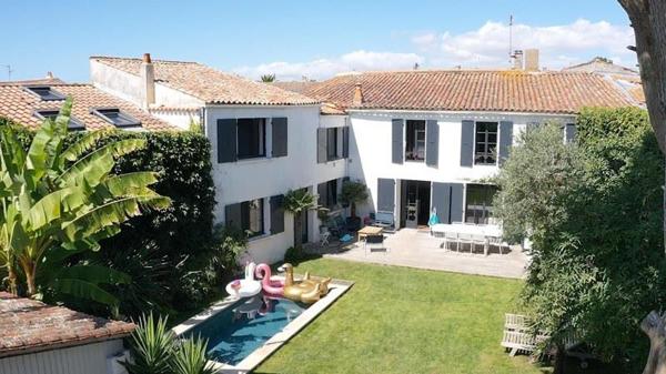Maison à vendre 895 000 € Nieul-sur-Mer 7 p 200 m² DPE B