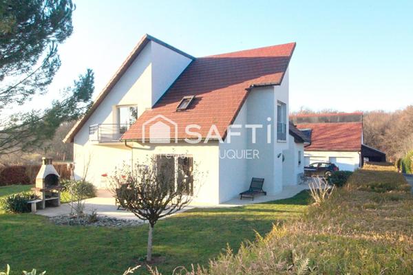 Maison de Type 7 sur 24 ares de terrain