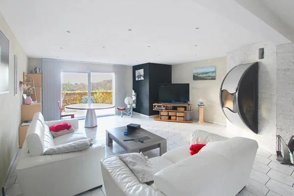 Maison de Type 7 sur 24 ares de terrain