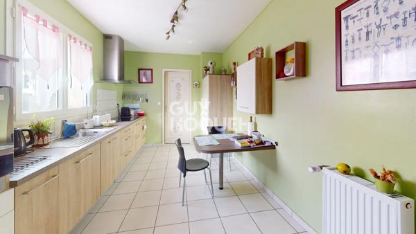 VENTE d'une maison 5 pièces (130m²) à PONTAUBAULT