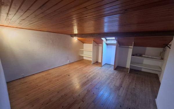 Appartement à louer    3 pièces • 90 m2 Villeneuve-de-Marsan