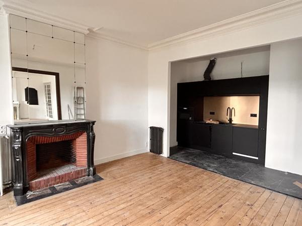 Bureaux rénovés avec du cachet à louer à Bordeaux Gambetta dans un immeuble de prestige