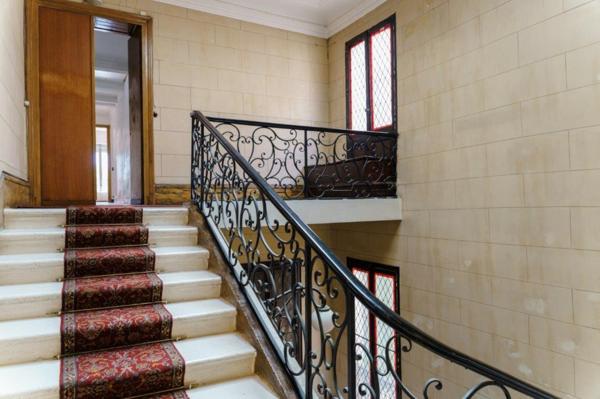 Bureaux rénovés avec du cachet à louer à Bordeaux Gambetta dans un immeuble de prestige