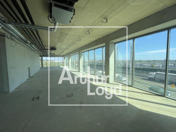 BUREAUX NEUFS A LOUER AVEC TERRASSES ET PARKINGS - NEXUS - MONTPELLIER -GARE TGV SUD DE FRANCE