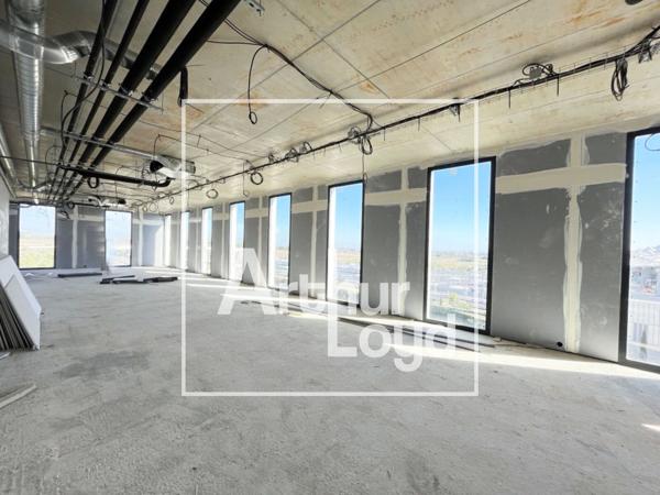 BUREAUX NEUFS A LOUER AVEC TERRASSES ET PARKINGS - NEXUS - MONTPELLIER -GARE TGV SUD DE FRANCE