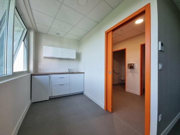 POITIERS SAINT BENOIT - BUREAUX NEUFS A LOUER SECTEUR POLYCLINIQUE - 184,5m²