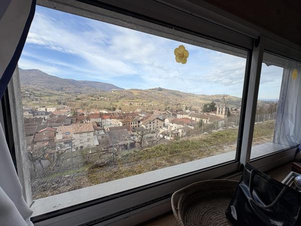 Maison d'architecte sur les hauteurs du village