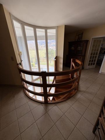 Maison d'architecte sur les hauteurs du village