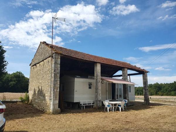 Bâtiment sur 312 m² de terrain