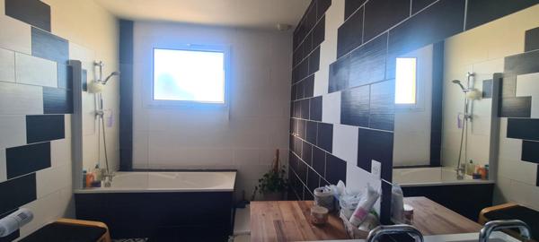 Maison Sèvremoine 5 P . 3 Chs . Bureau . 133.67 M² . T 315 M² . Garage