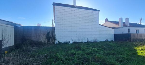 Maison Sèvremoine 5 P . 3 Chs . Bureau . 133.67 M² . T 315 M² . Garage