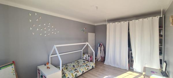 Maison Sèvremoine 5 P . 3 Chs . Bureau . 133.67 M² . T 315 M² . Garage