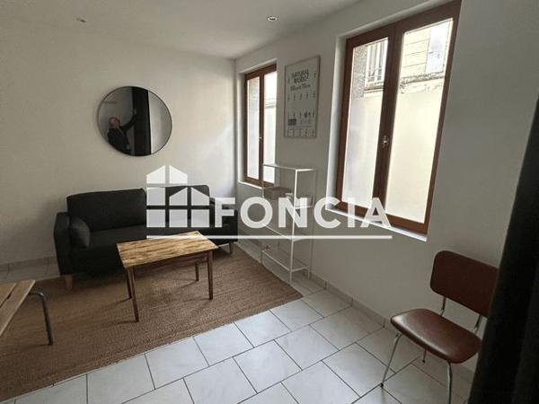 Location Studio meublé 30.55 m² - Niort 79000