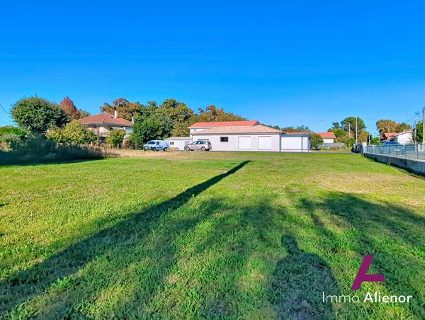 Terrain 323 m²