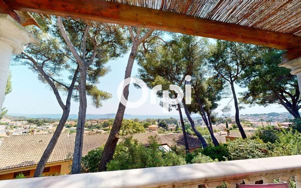 Maison à vendre    7 pièces • 203 m2 Carqueiranne