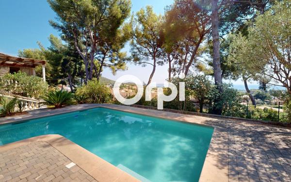 Maison à vendre    7 pièces • 203 m2 Carqueiranne