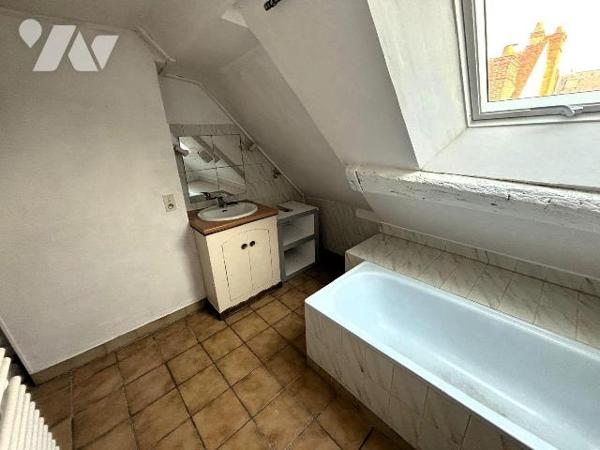 Appartement à Vendre à Nemours (77140) en Seine-et-Marne (77)

Situé en centre-ville, cet app...