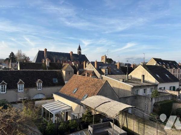 Appartement à Vendre à Nemours (77140) en Seine-et-Marne (77)

Situé en centre-ville, cet app...