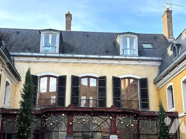 Appartement à Vendre à Nemours (77140) en Seine-et-Marne (77)

Situé en centre-ville, cet app...