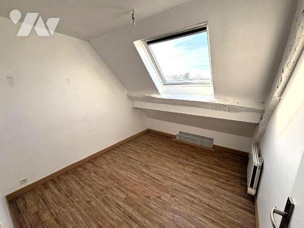 Appartement à Vendre à Nemours (77140) en Seine-et-Marne (77)

Situé en centre-ville, cet app...