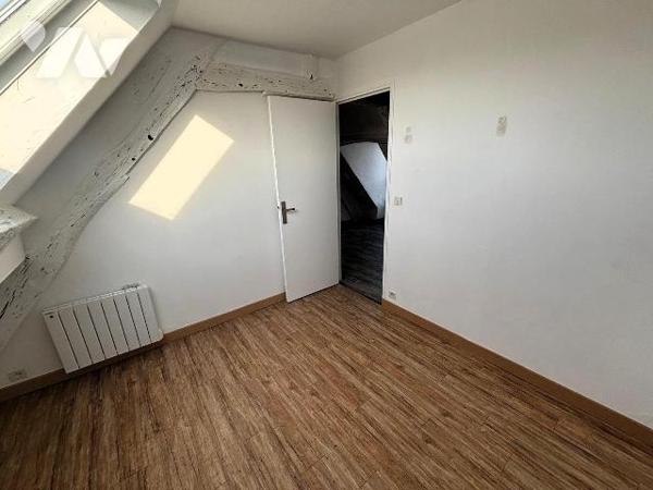Appartement à Vendre à Nemours (77140) en Seine-et-Marne (77)

Situé en centre-ville, cet app...