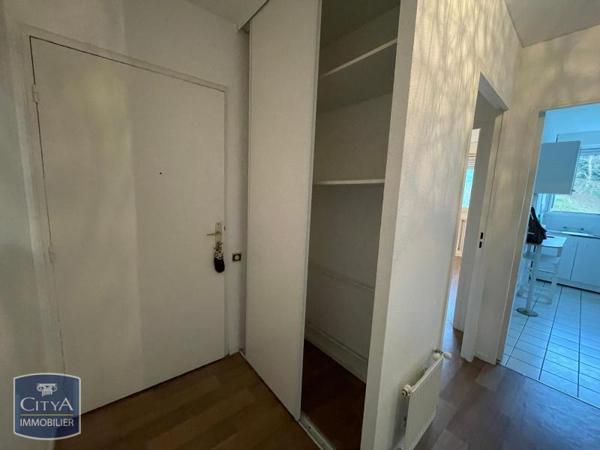Appartement à louer 2 pièces 50.21m² Billère (64140)