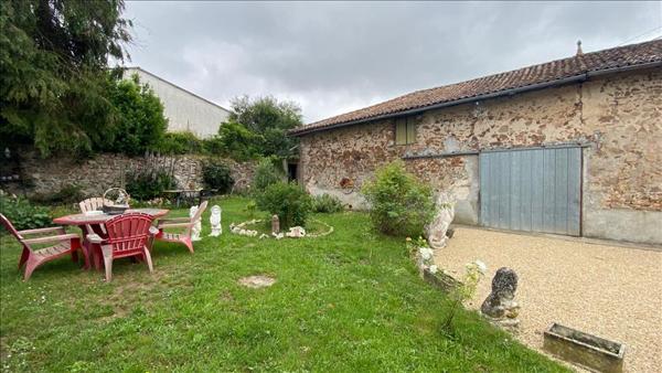 Maison à vendre |  Chabanais |  5 pièces | 133 m²