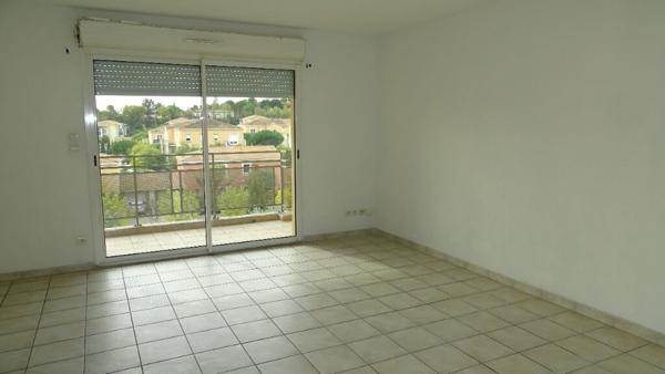 APPARTEMENT 1 CHAMBRE TERRASSE ET STATIONNEMENT CARCASSONNE