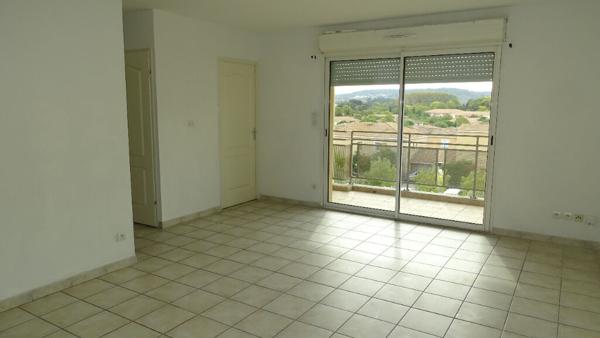 APPARTEMENT 1 CHAMBRE TERRASSE ET STATIONNEMENT CARCASSONNE