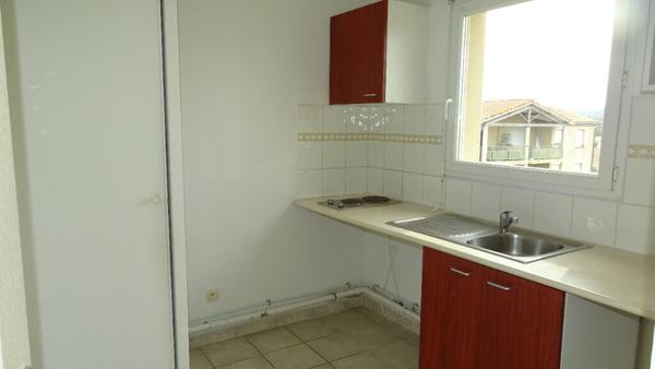 APPARTEMENT 1 CHAMBRE TERRASSE ET STATIONNEMENT CARCASSONNE