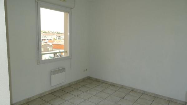 APPARTEMENT 1 CHAMBRE TERRASSE ET STATIONNEMENT CARCASSONNE