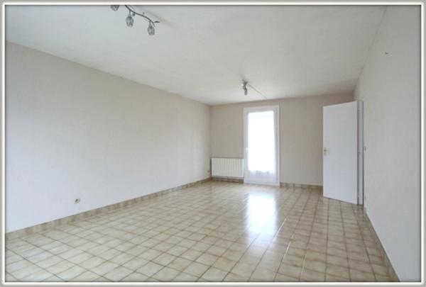 Maison Plain pied LE LUDE (72)