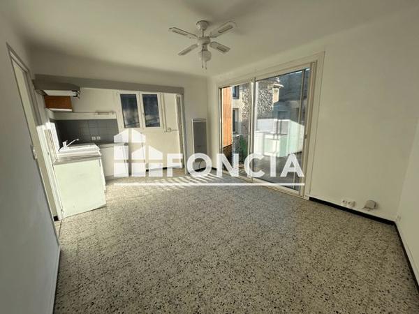 Location Appartement 3 pièces 49.2 m² - 7 RUE OLIVIER DE SERRE Chusclan 30200