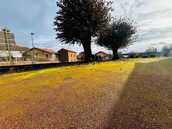 APPARTEMENT T3 ENTIEREMENT RENOVE A NEUF DE 58 M², TERRASSE SECURISEE DE 53 M², 2 CHAMBRES, GARAGE, LIBRE AU 01/01/2026.