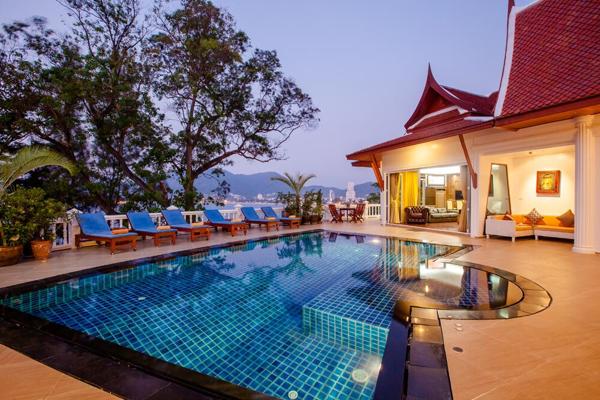 Villa de 12 chambres avec 2 piscines à vendre à Patong, Phuket