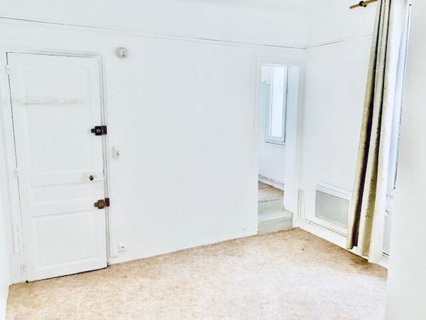 Immeuble La Courneuve - métro/tramway 5 pièce(s) 85.93 m2