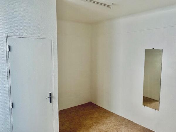 Immeuble La Courneuve - métro/tramway 5 pièce(s) 85.93 m2